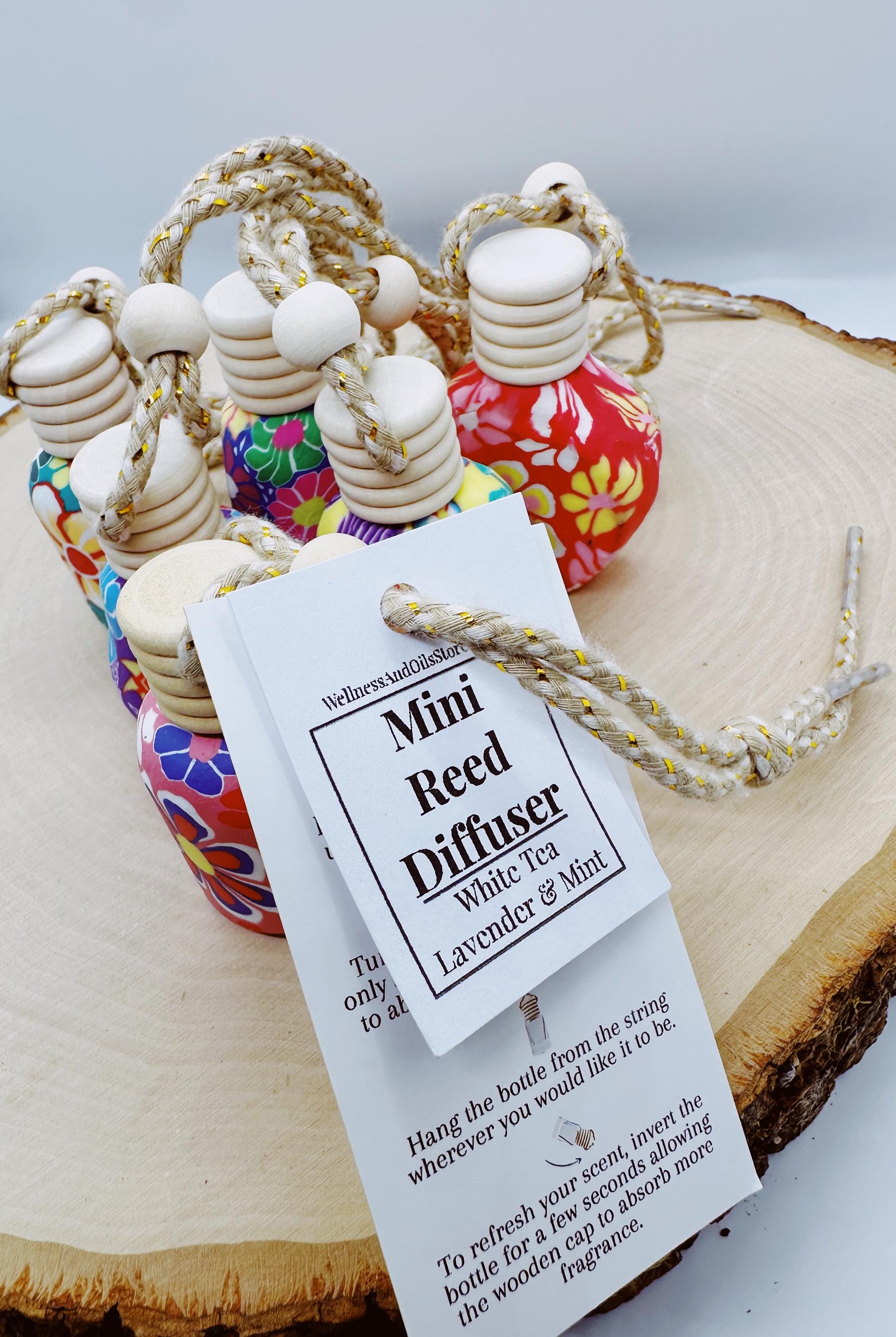 Mini Reed Diffuser: Retro Floral Aromatherapy - White Tea, Lavender & Mint