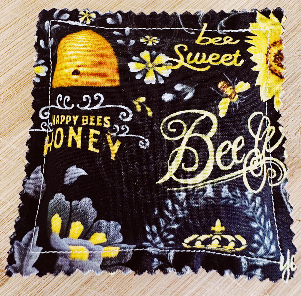 Bee Flowers Sachet - Bee Grateful - Black: Botanical Blend Infused with Essential Oils