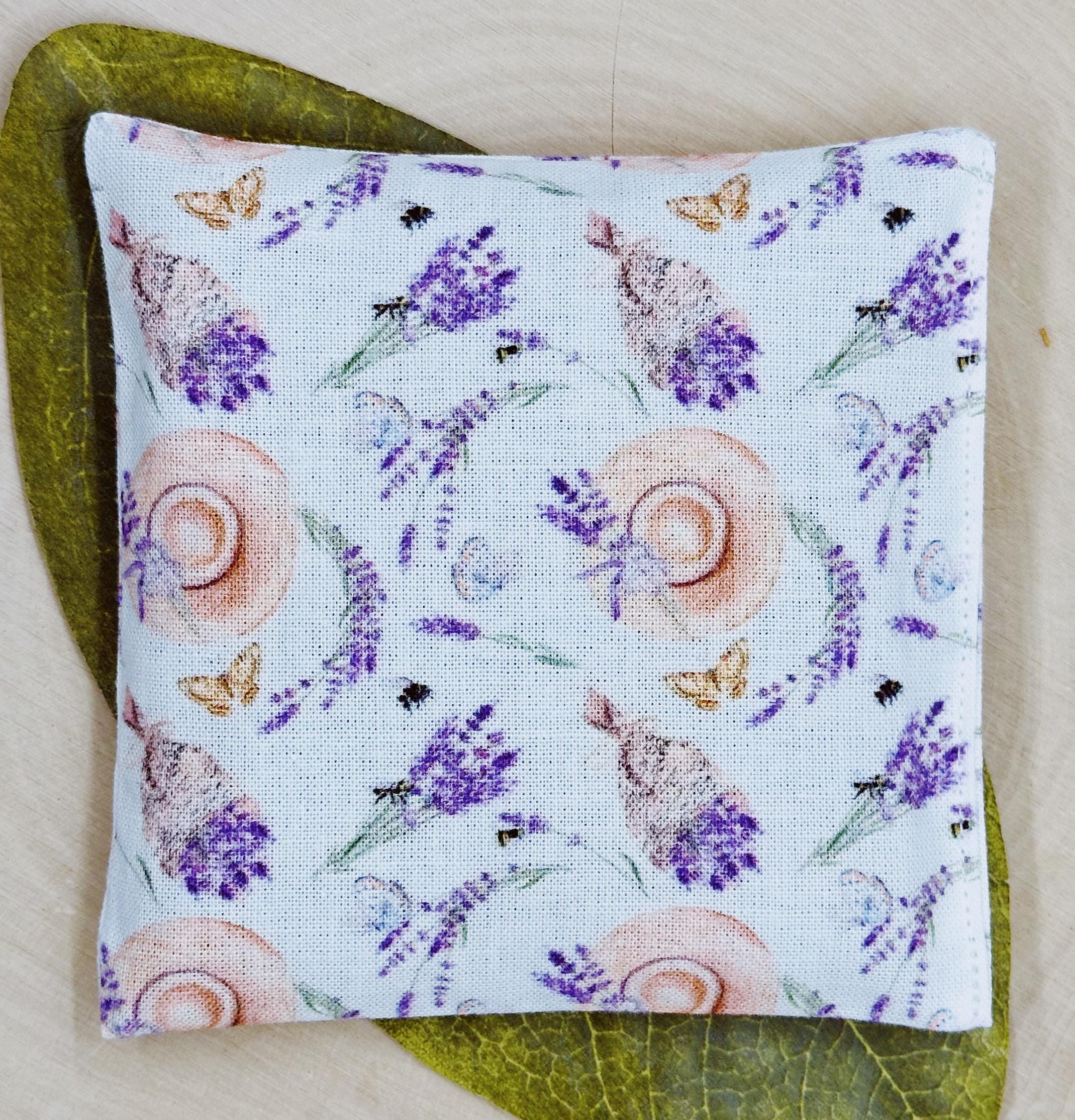 Reusable Lavender Dryer Sachet Bag for Aromatherapy and Eco-Friendly Laundry Hats