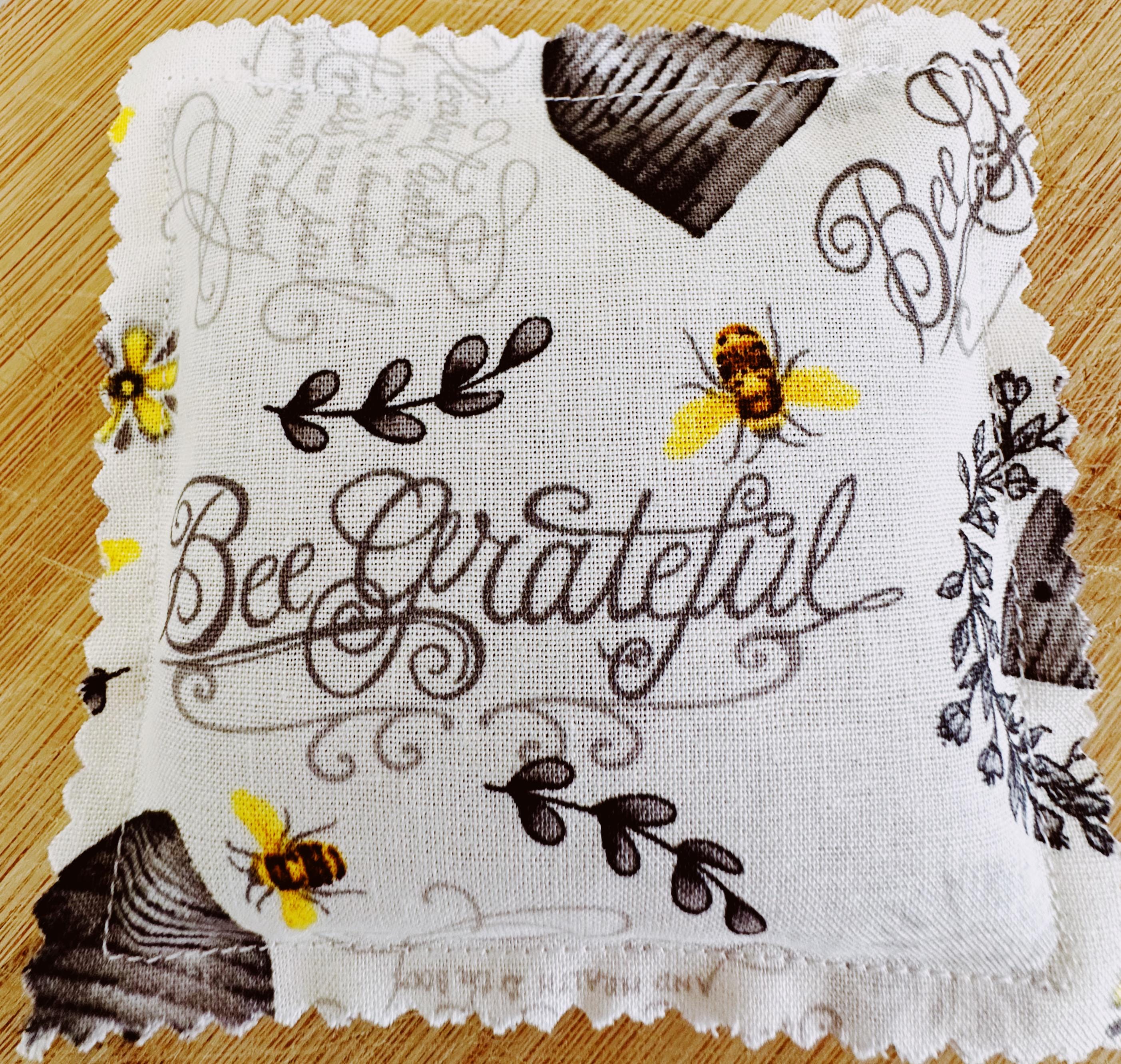 Bee Flowers Sachet - Bee Grateful -Beige: Botanical Blend Infused with Essential Oils