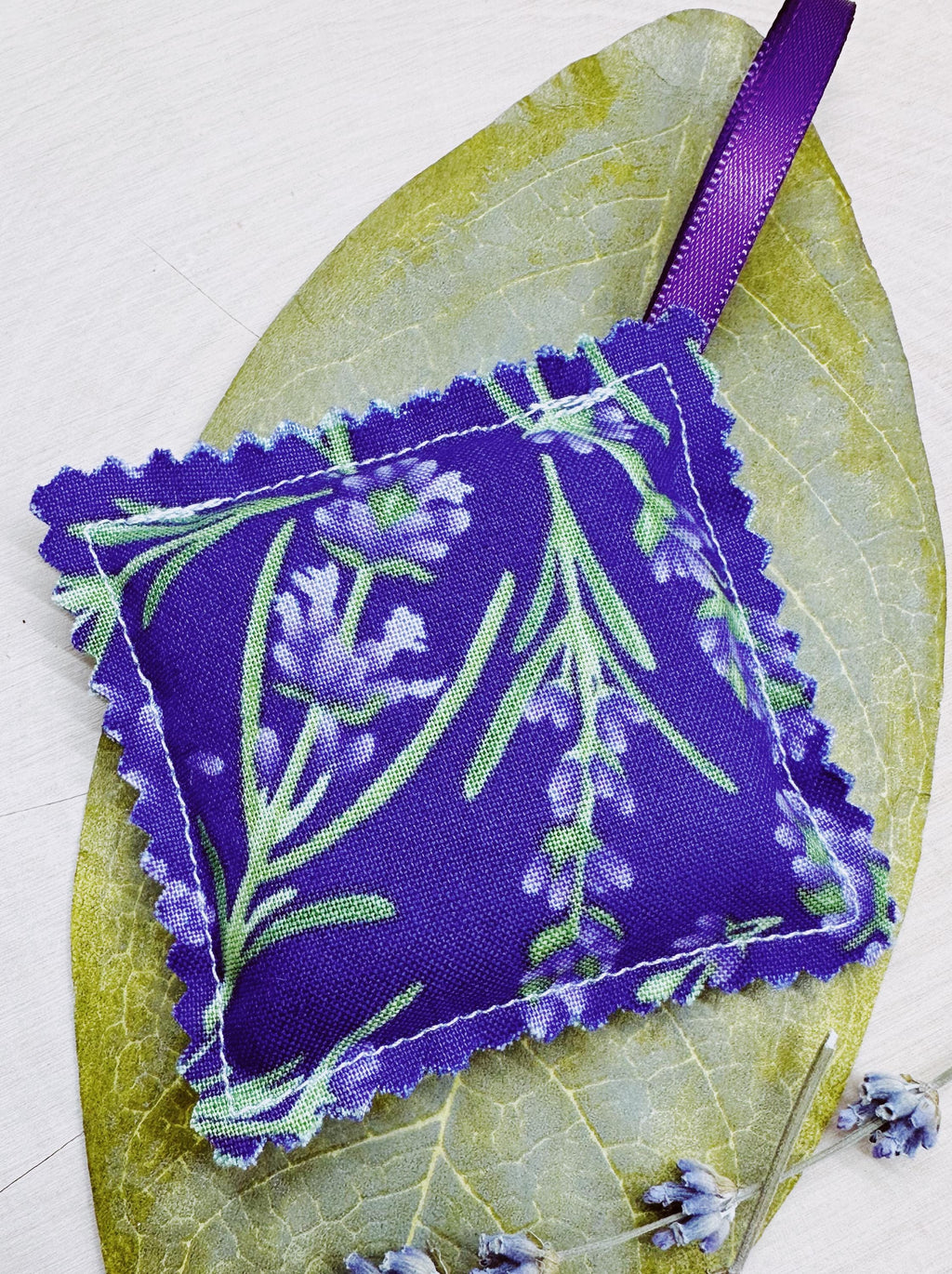 Set of 3 Mini Lavender Sachets Infused with Essential Oil