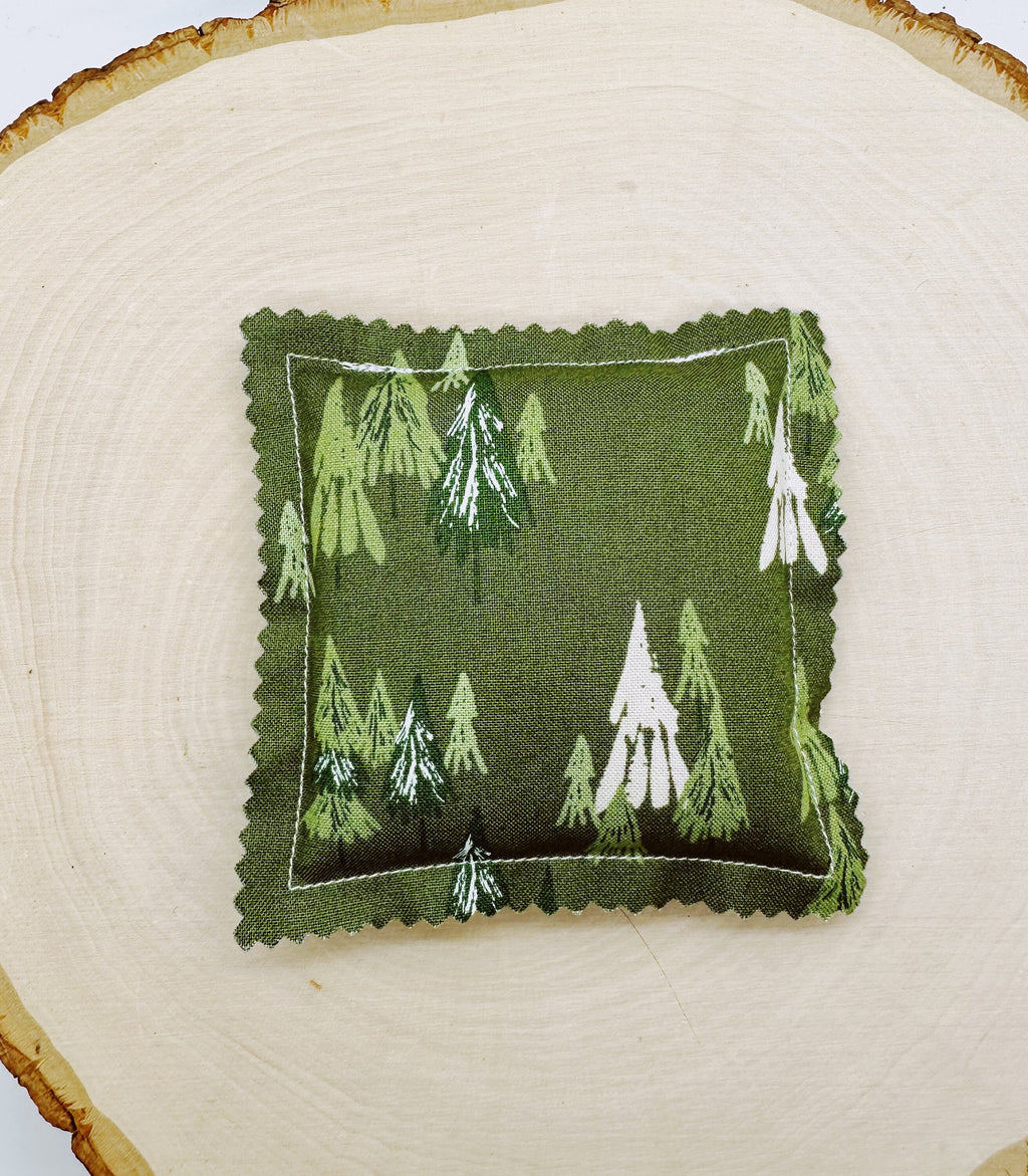 Balsam Fir Sachet: Green Trees